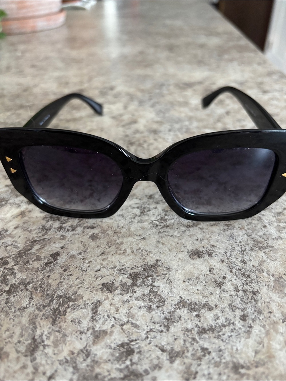 Black Women’s Oversized Square Sunglasses